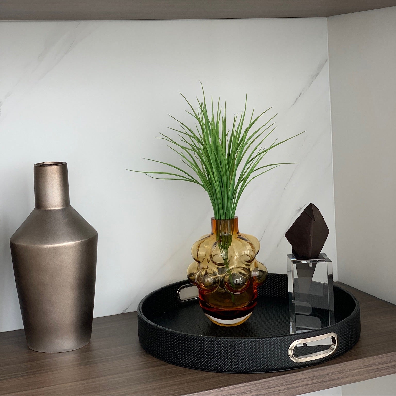 Round Design Tray with Chrome Handles Mona Black