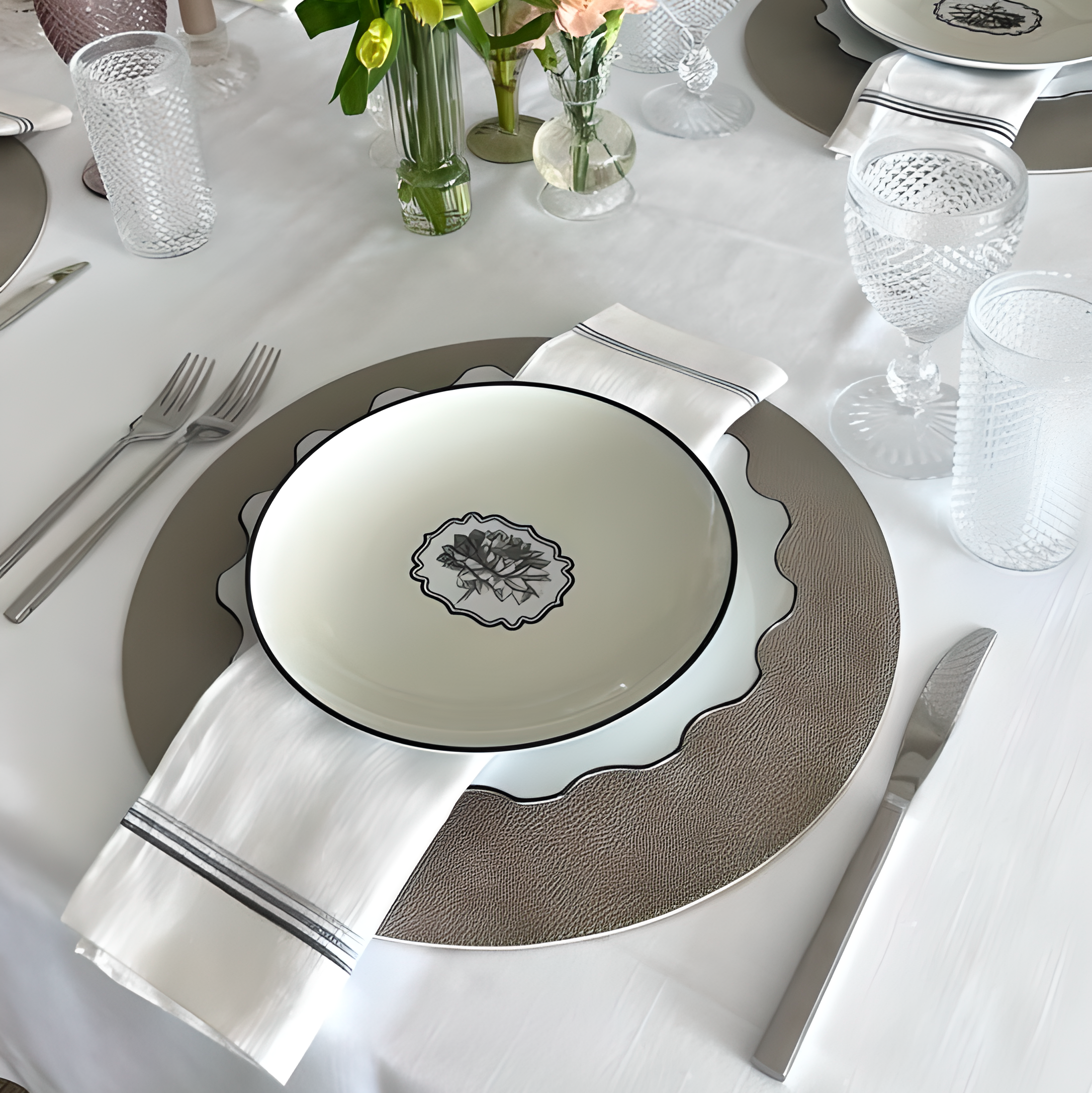 Dubai Reversible Round Placemat Opso Vizon / Opso Beige